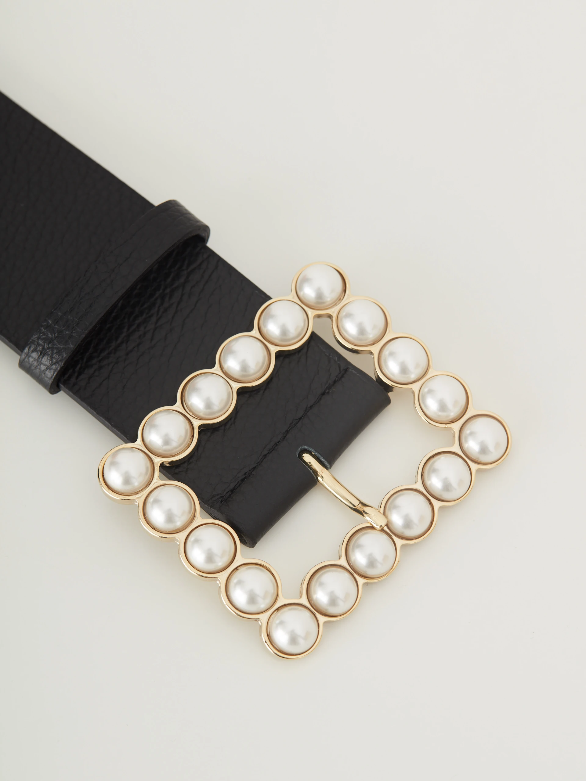 Wide belt with pearl buckle