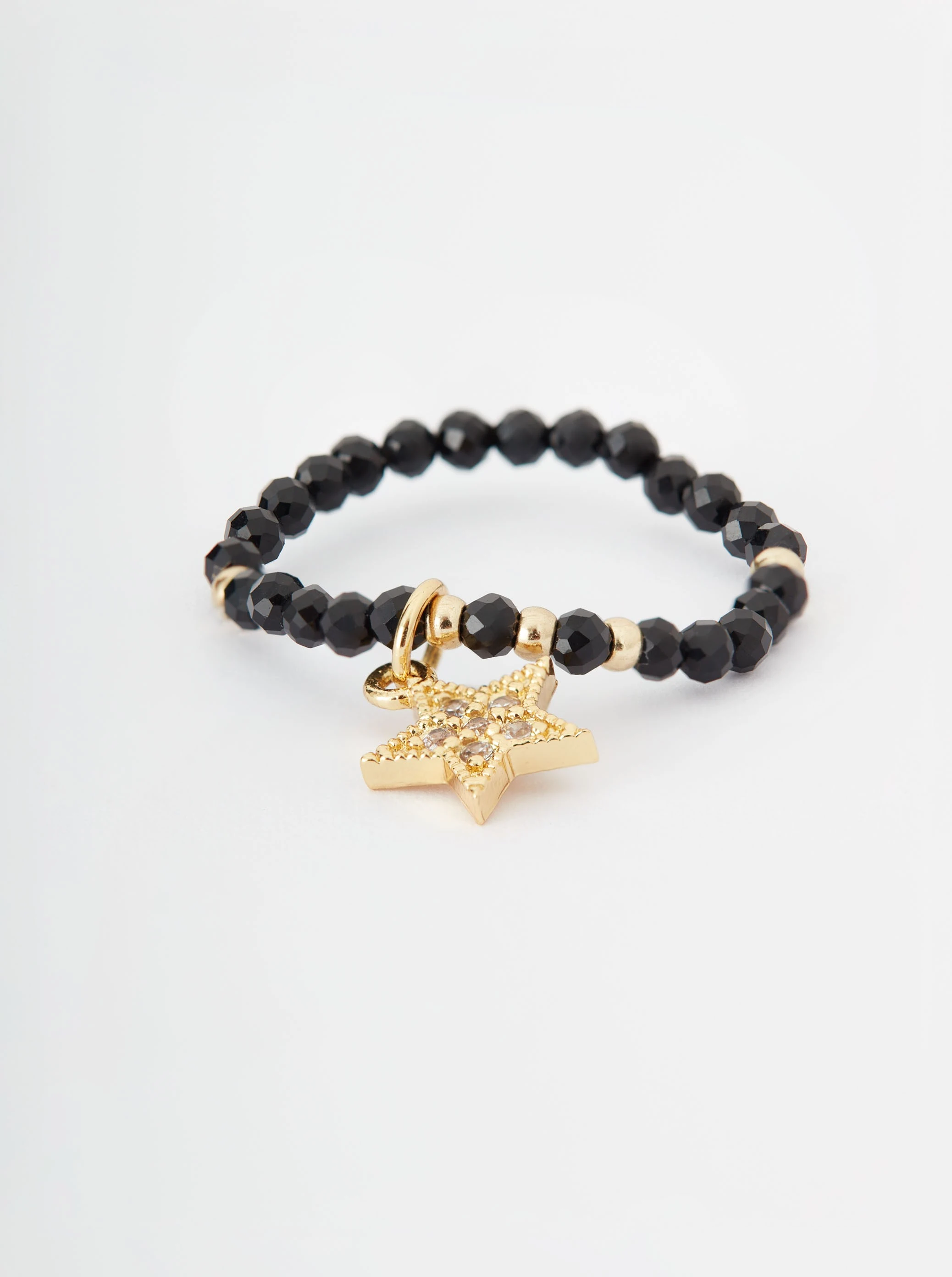 Elastic ring with onyx
