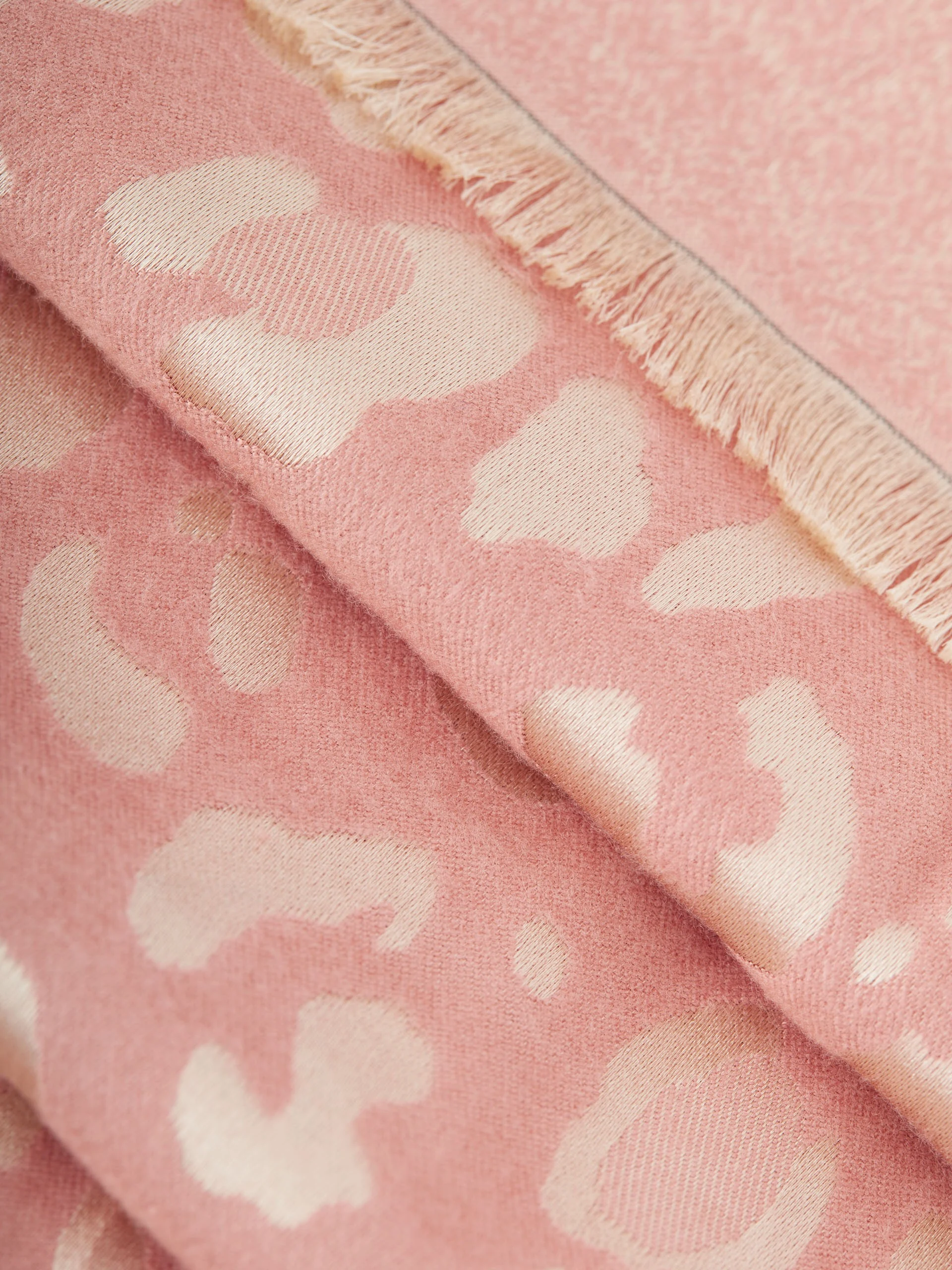 Elegant animal pattern scarf