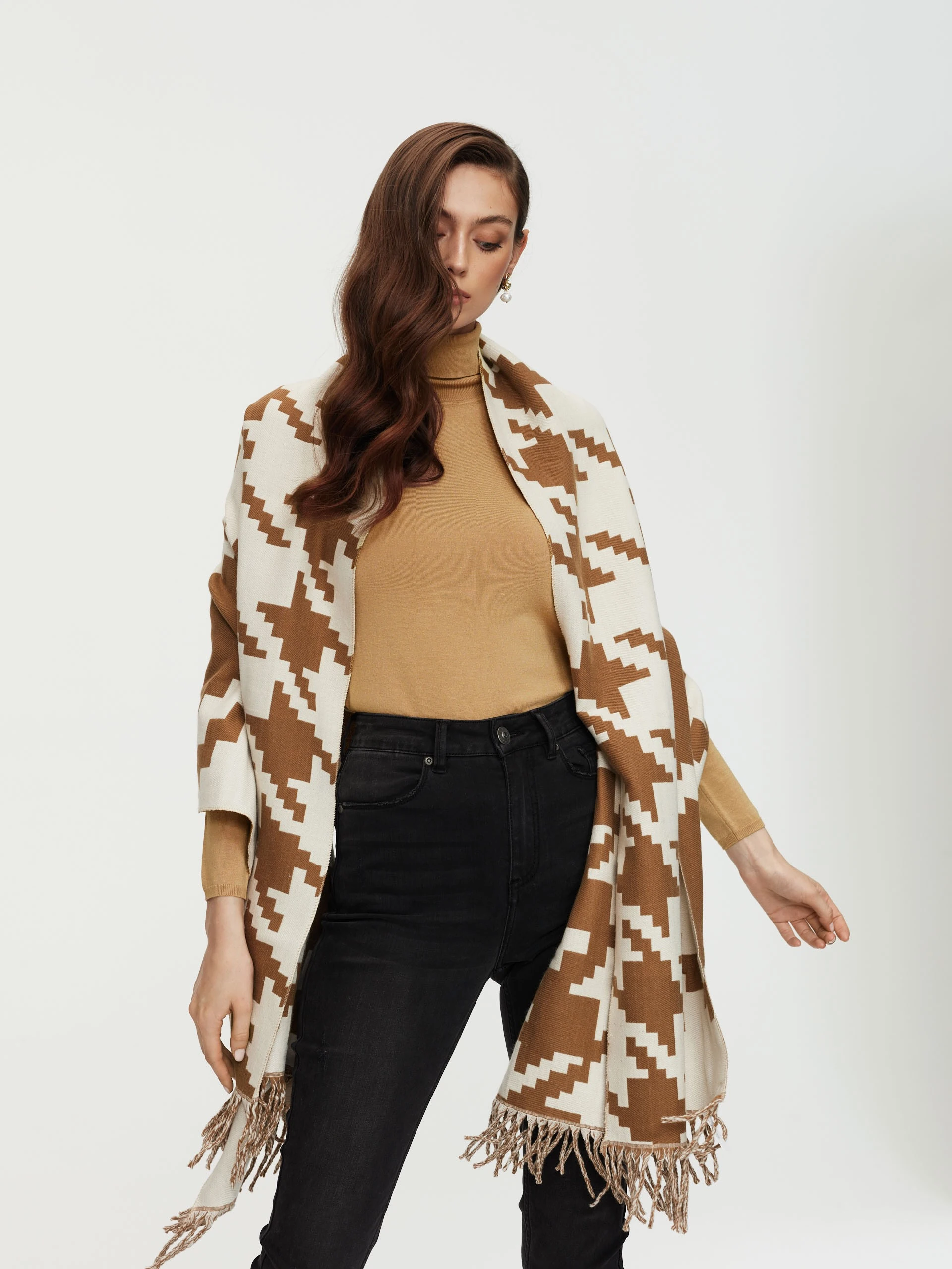 Soft scarf in geometric pattern