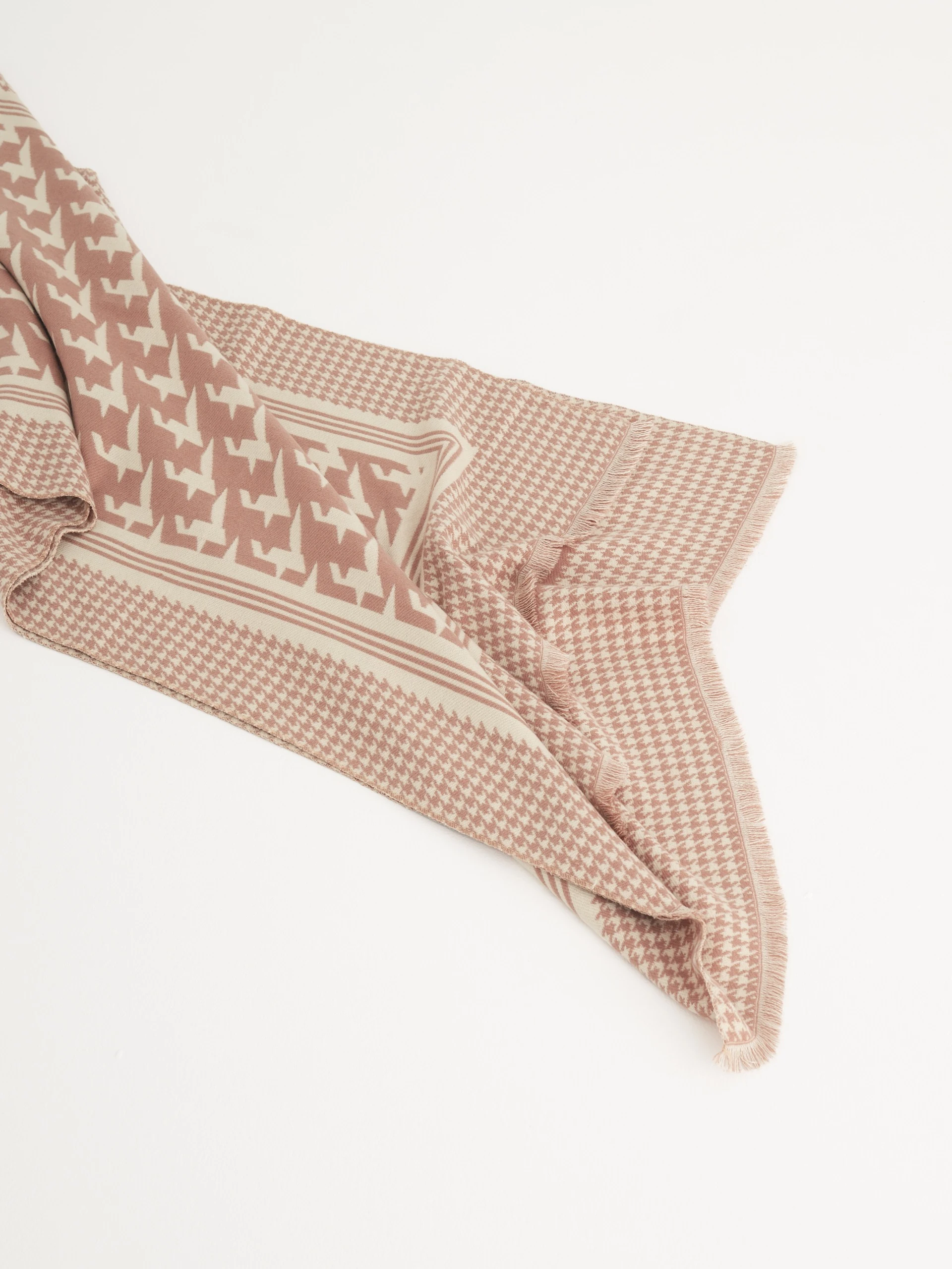 Large peplite scarf