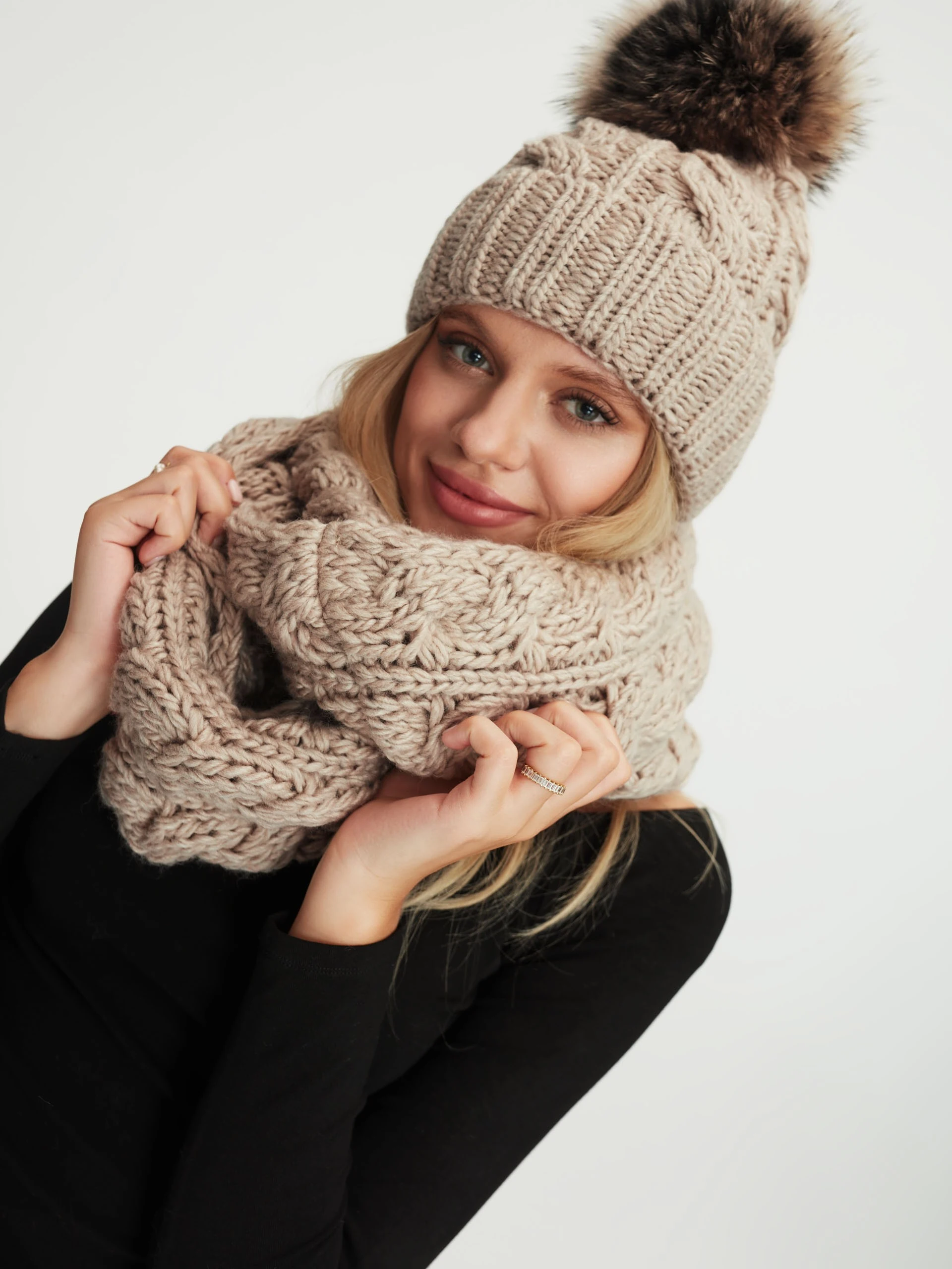Wool chimney in beige color