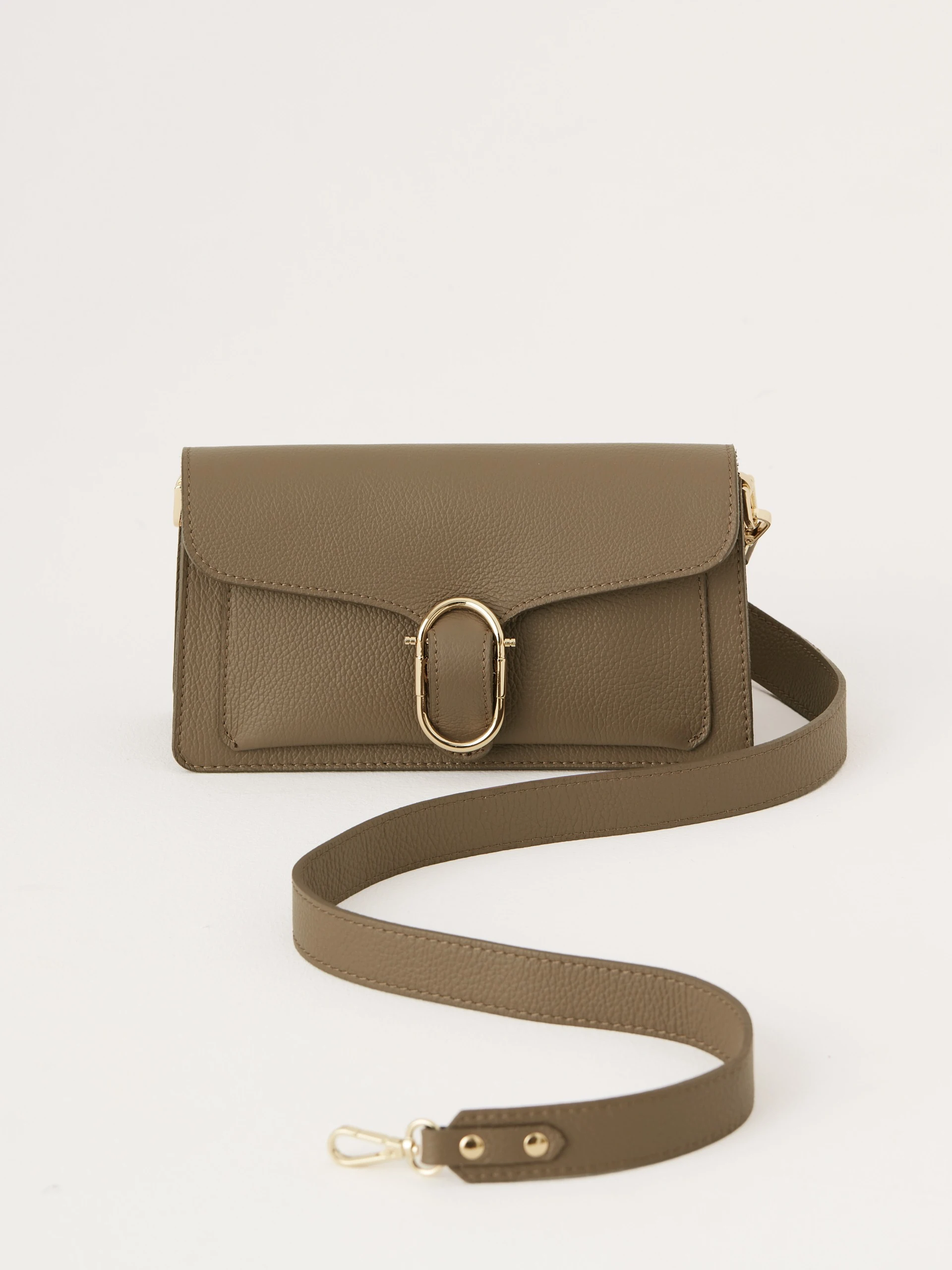 Leather handbag in taupe color
