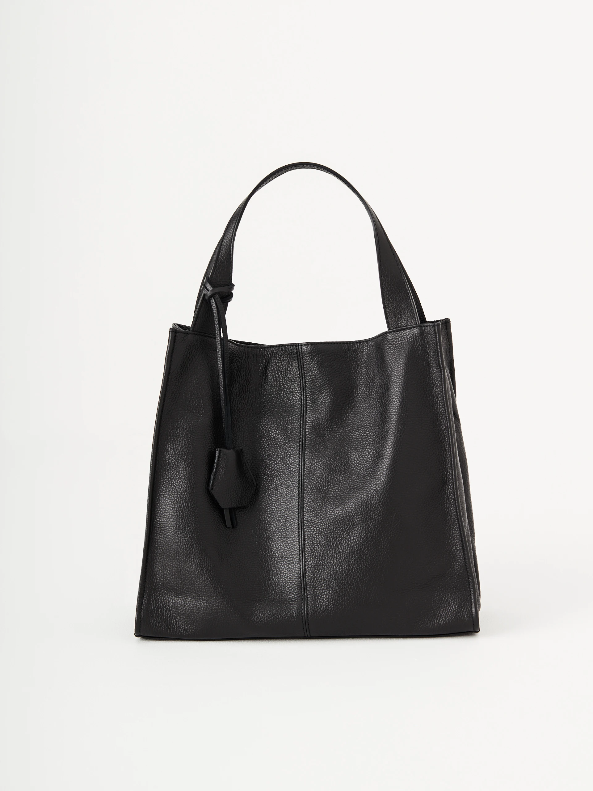 Czarna torebka typu shopper