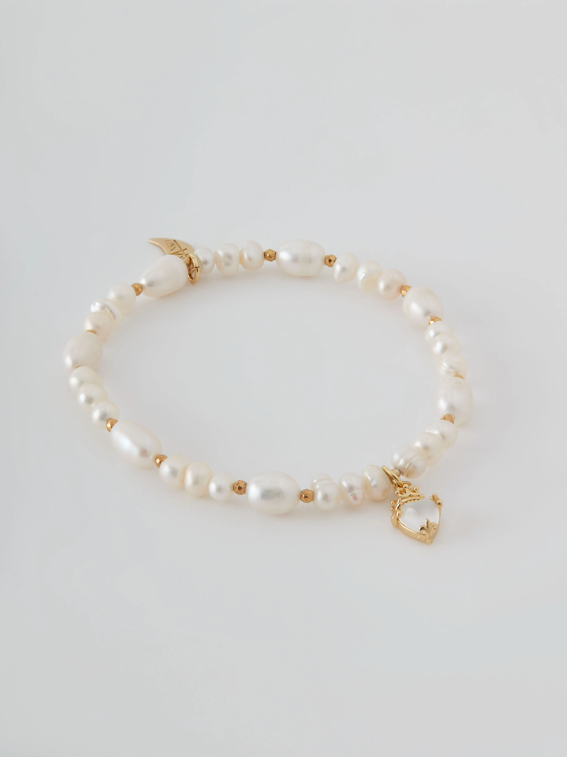 Bracelet with natural pearl