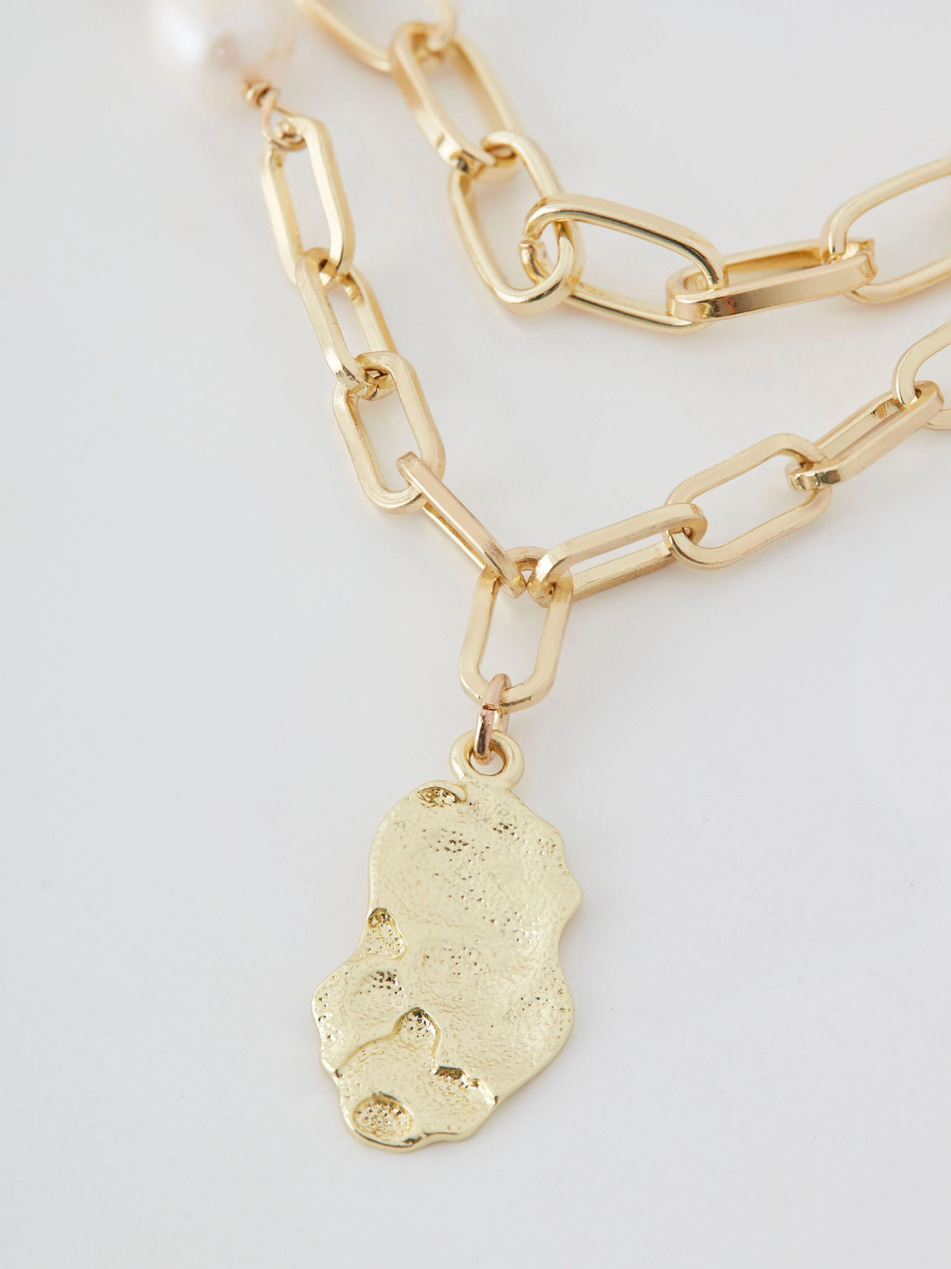 Cascade necklace in gold color