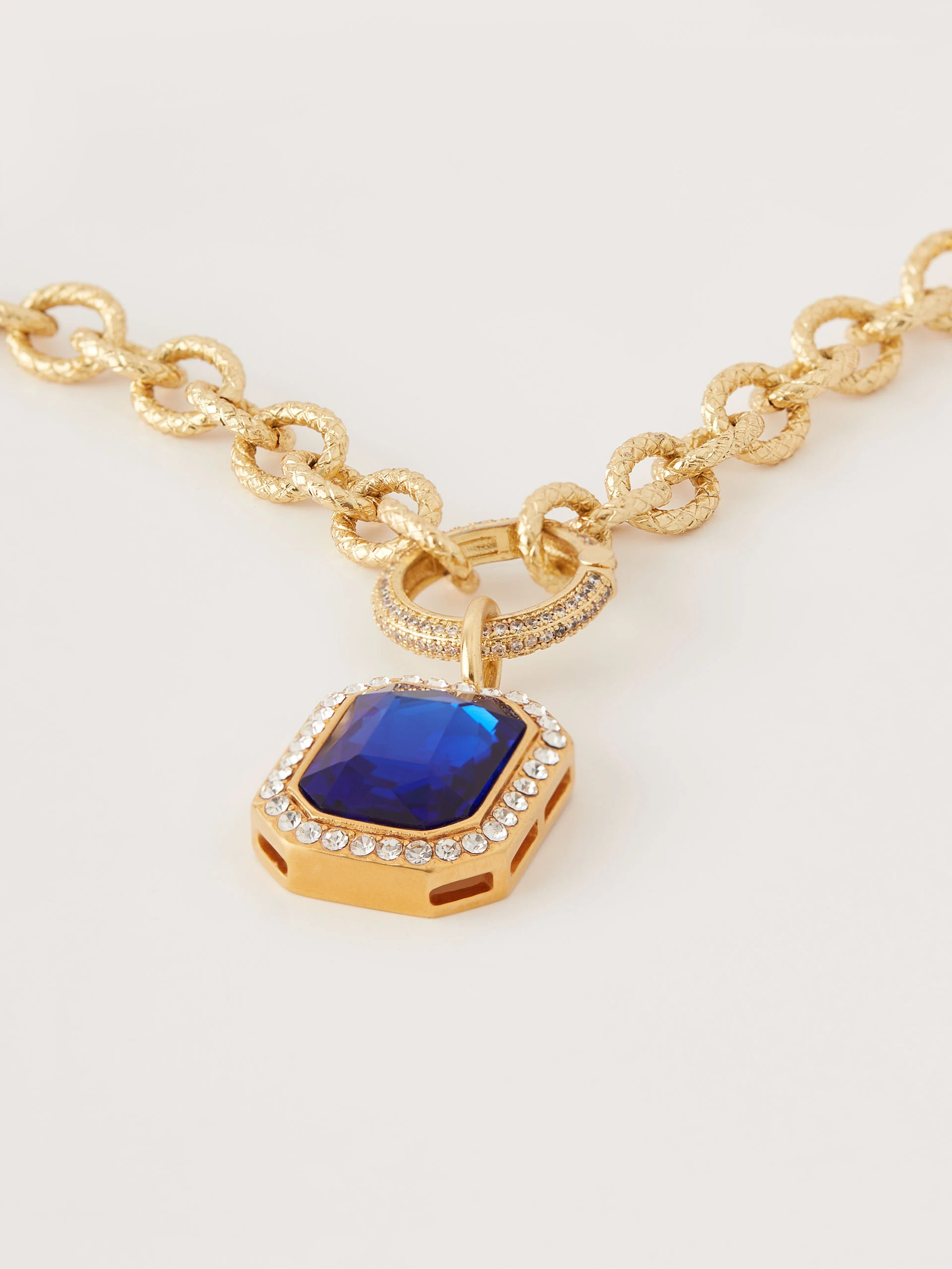 Elegant necklace with cobalt pendant