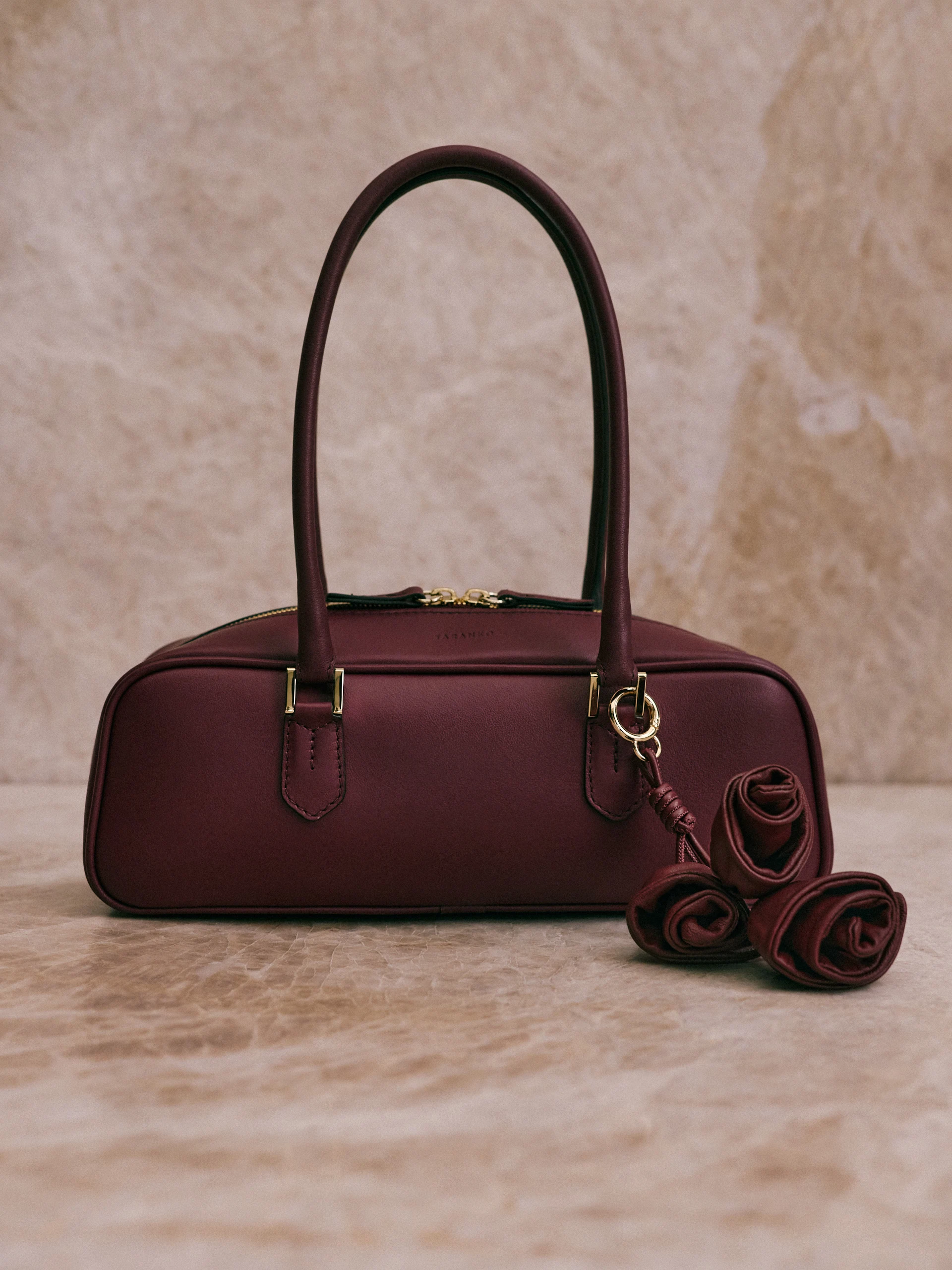 Leather keyring with burgundy roses