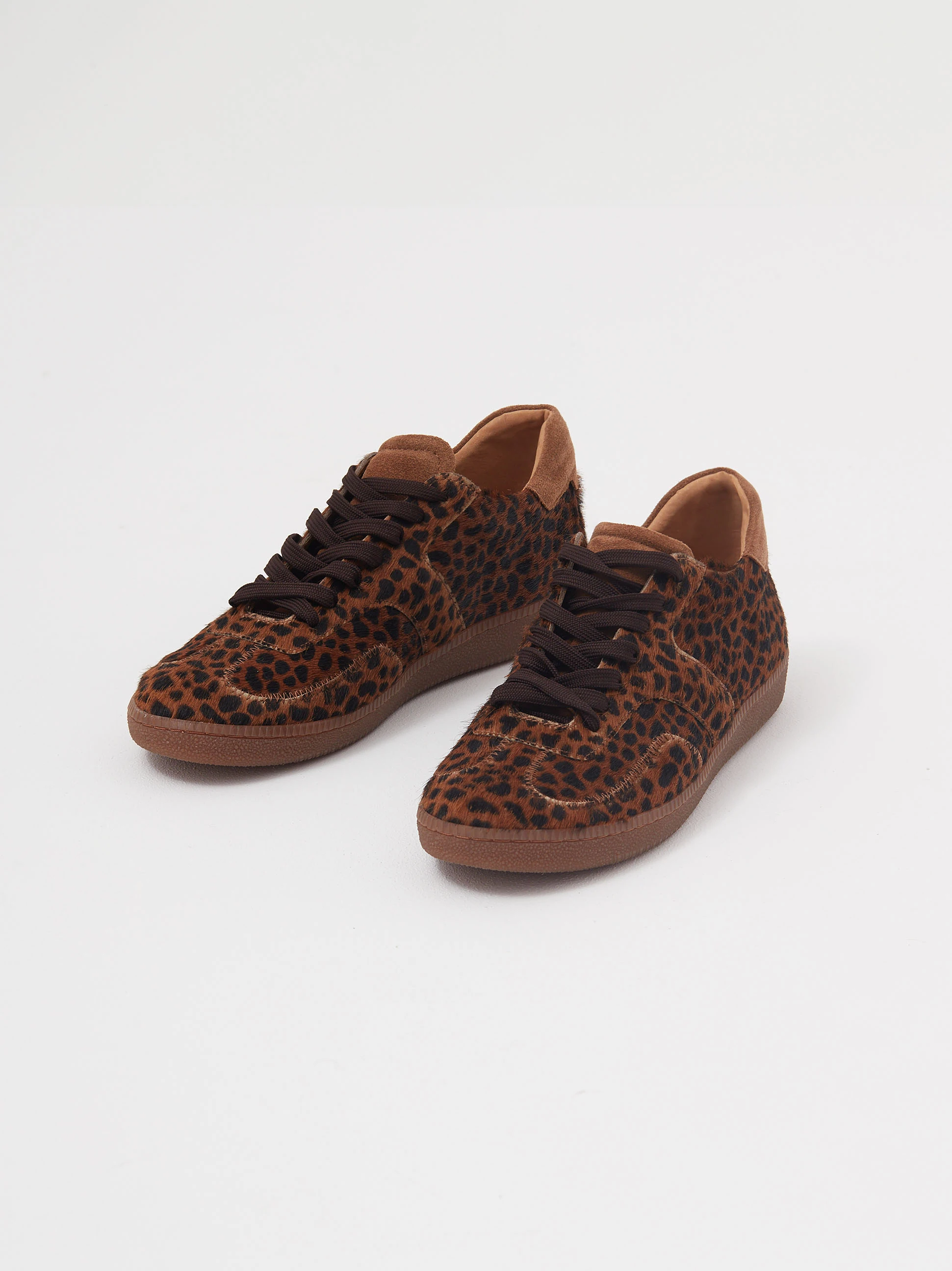 Leather sneakers with leopard print and interchangeable laces