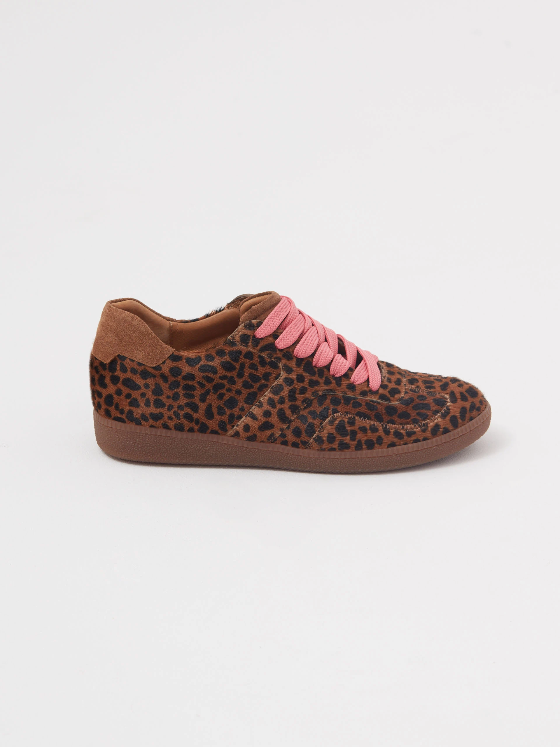 Leather sneakers with leopard print and interchangeable laces