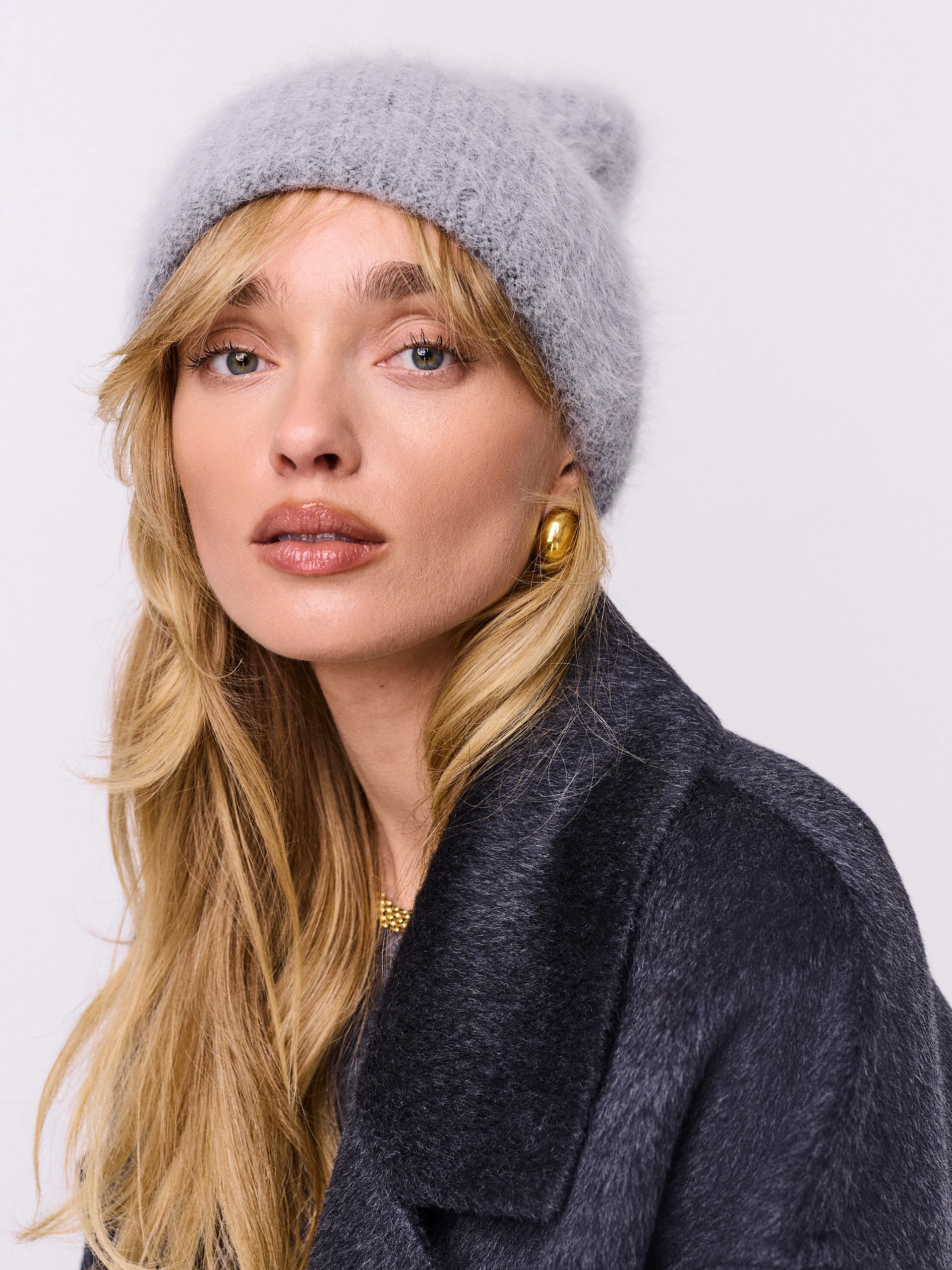 Classic gray beanie with angora ribbing