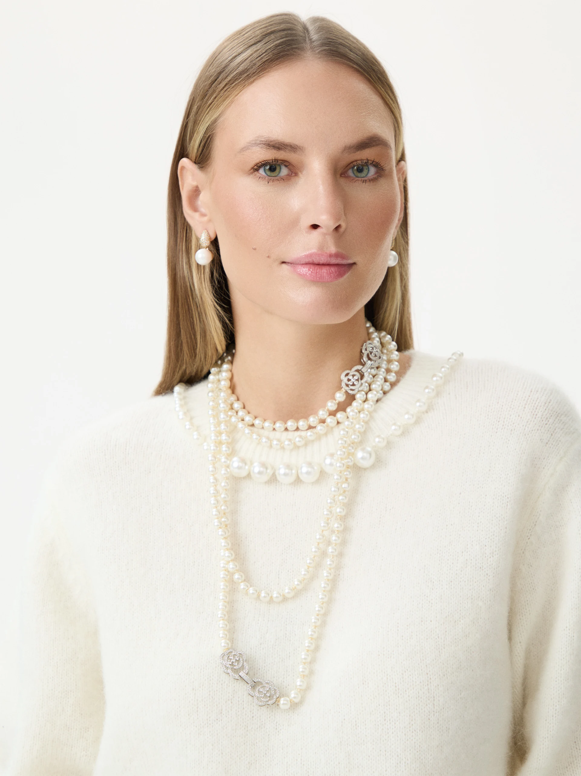 Long double necklace with pearls