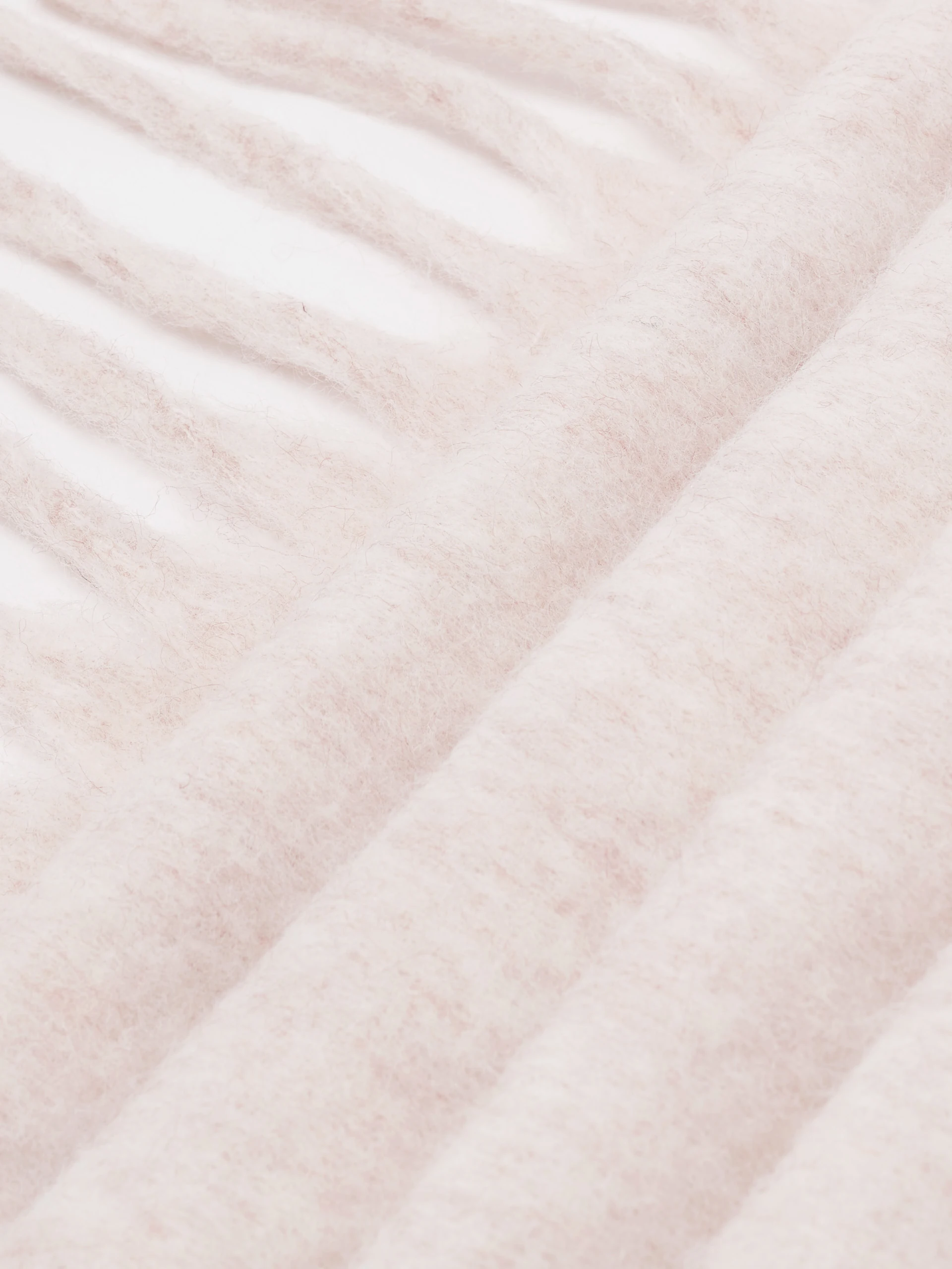 Creamy scarf with wool blend
