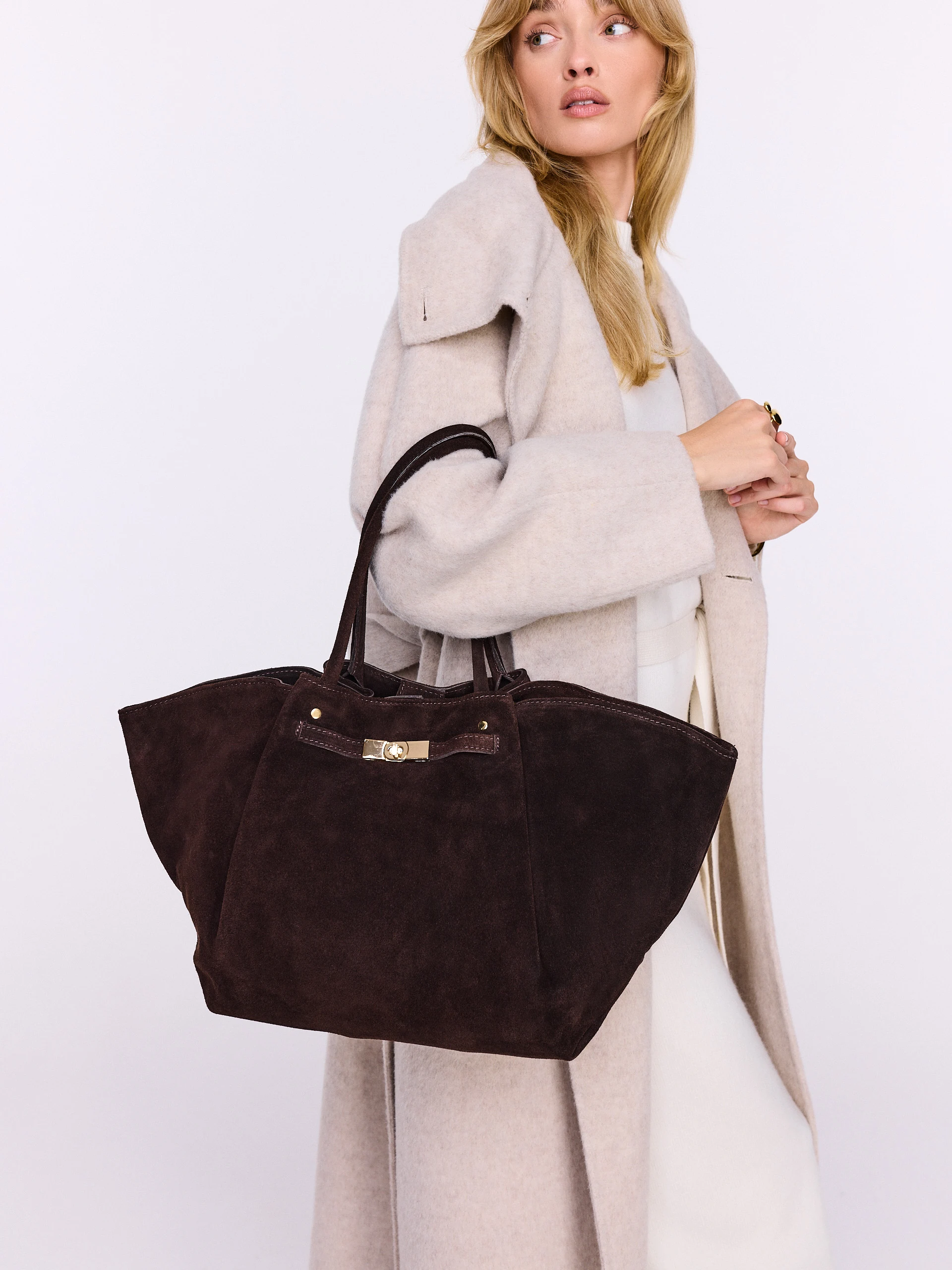 Leather chocolate shopper bag