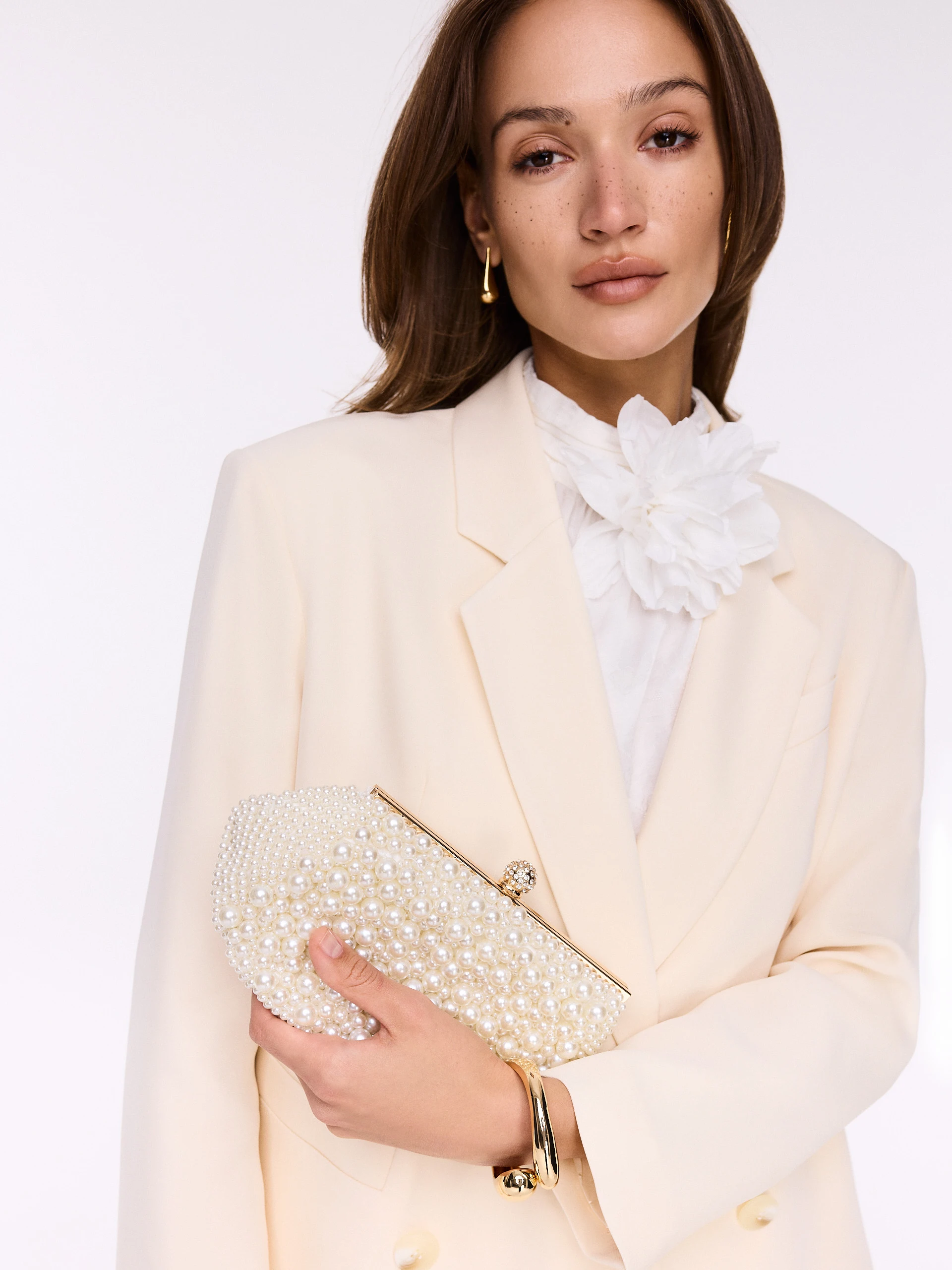 Small handbag embroidered with pearls