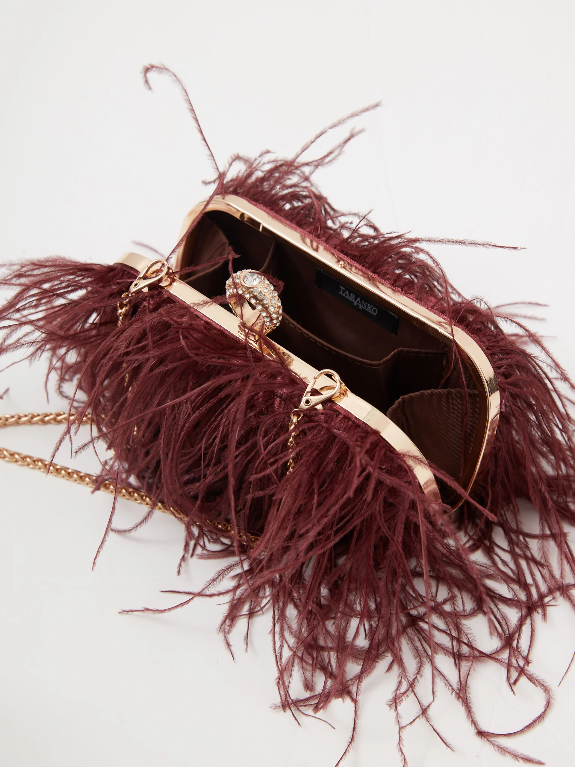 Elegant clutch bag with ostrich feathers