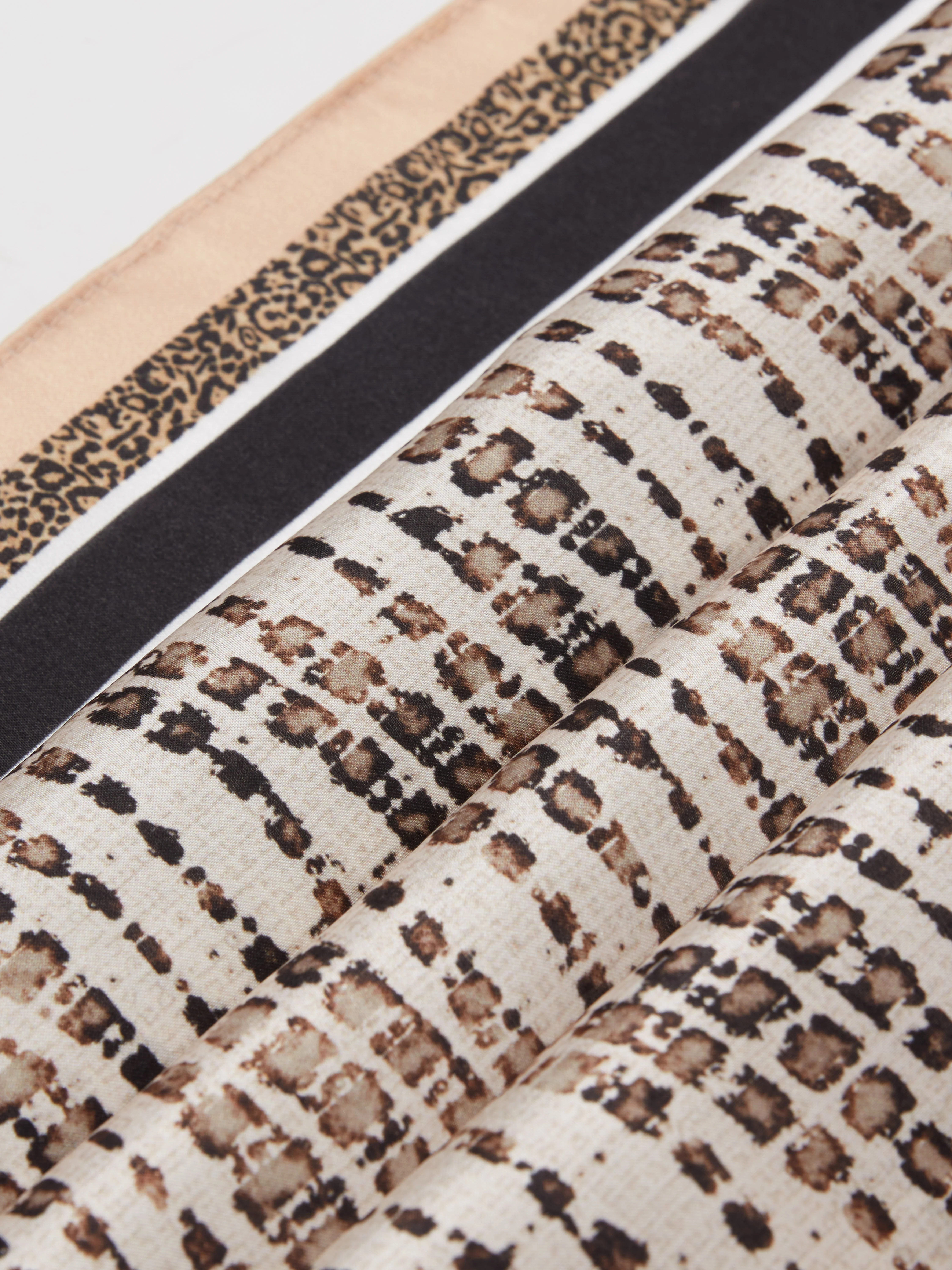 Silk robe with animal motifs