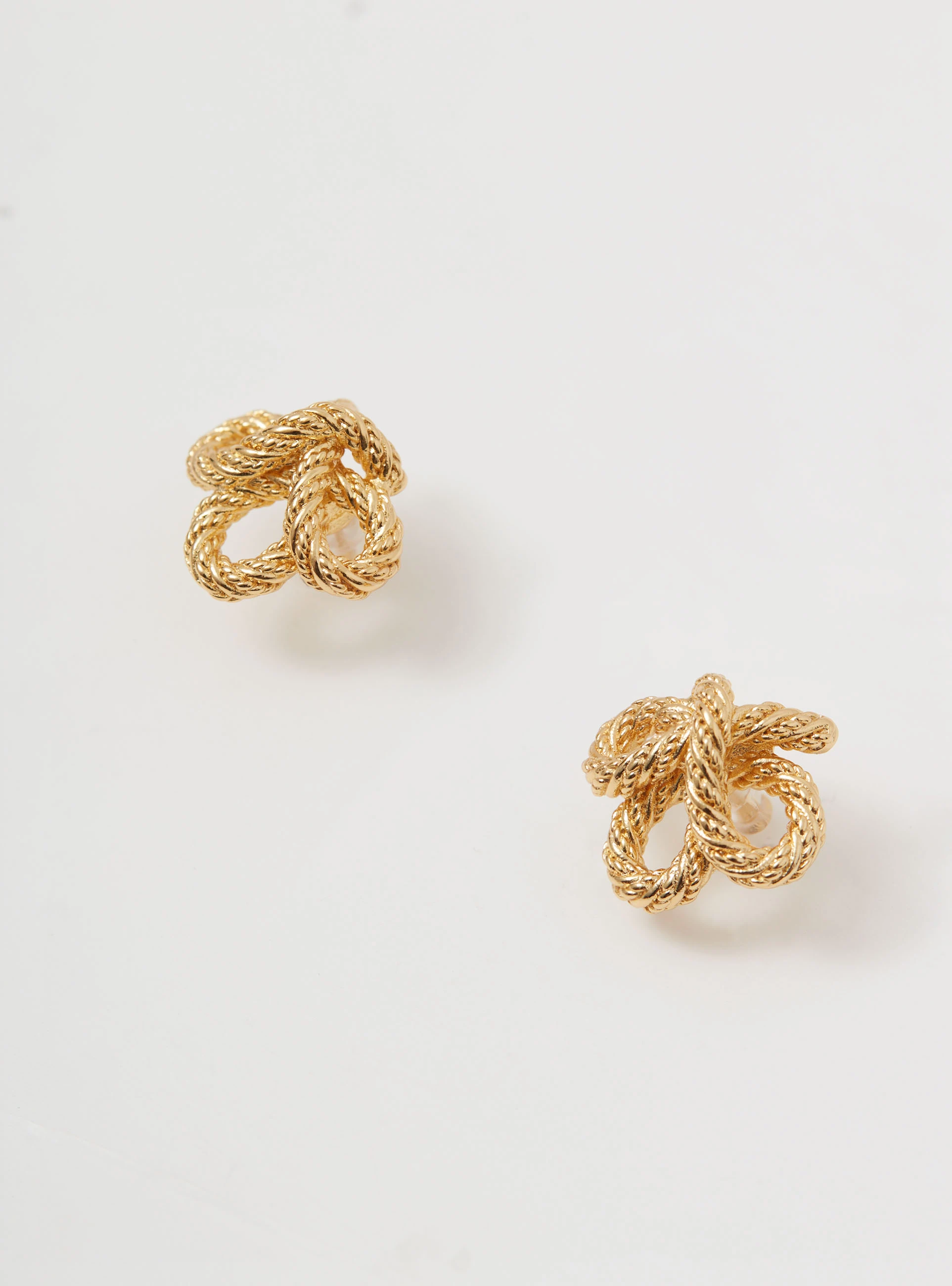 Gold-plated earrings in the shape of knots