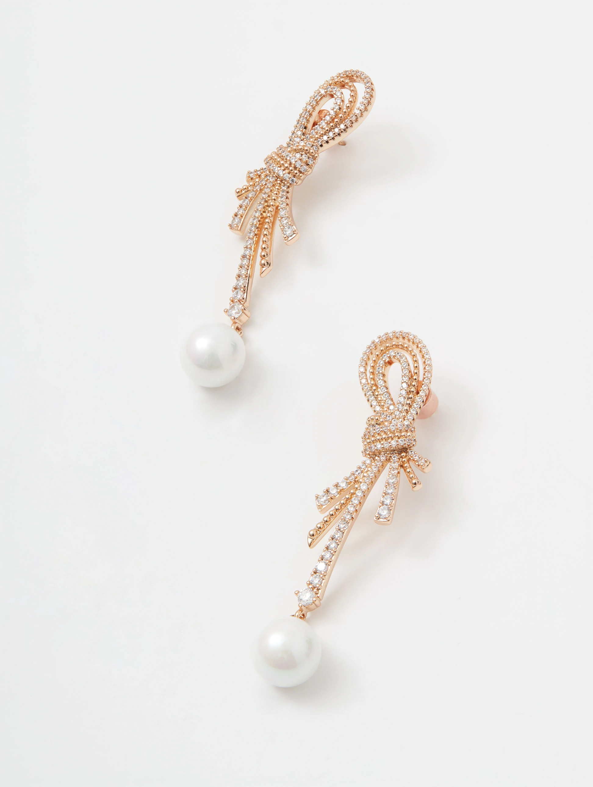 Gold-plated earrings with pearls