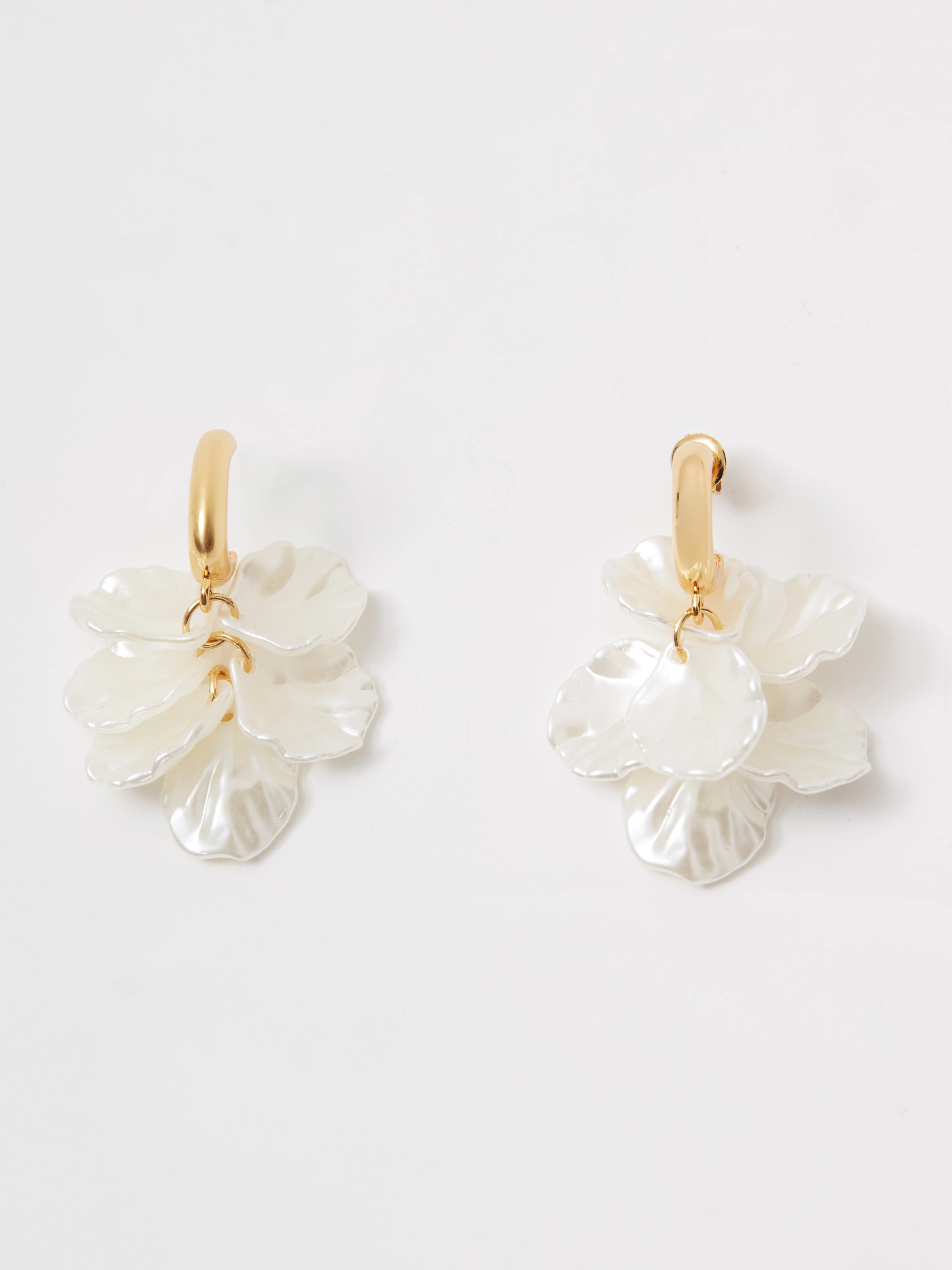 Gold-plated shell earrings