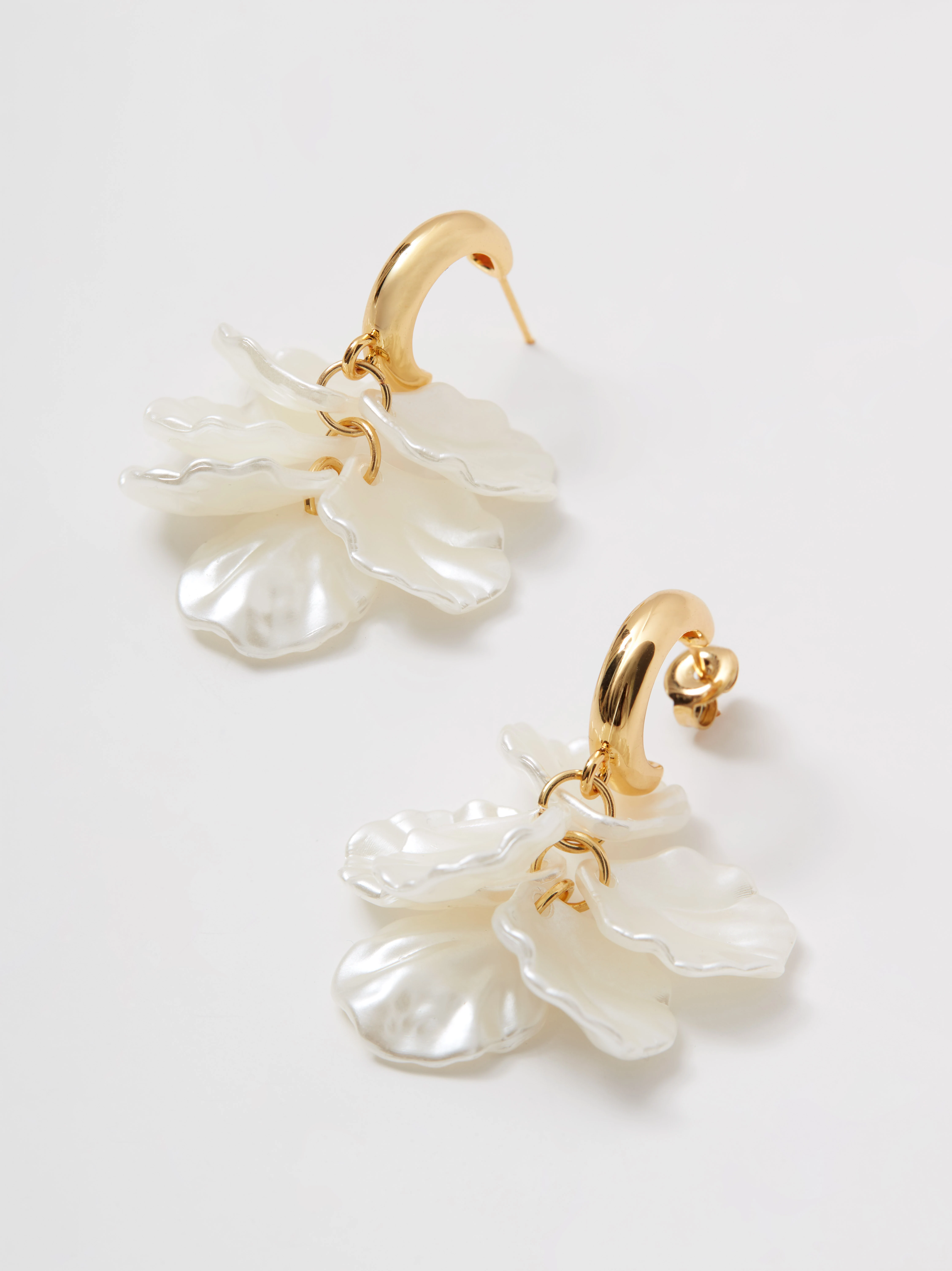 Gold-plated shell earrings