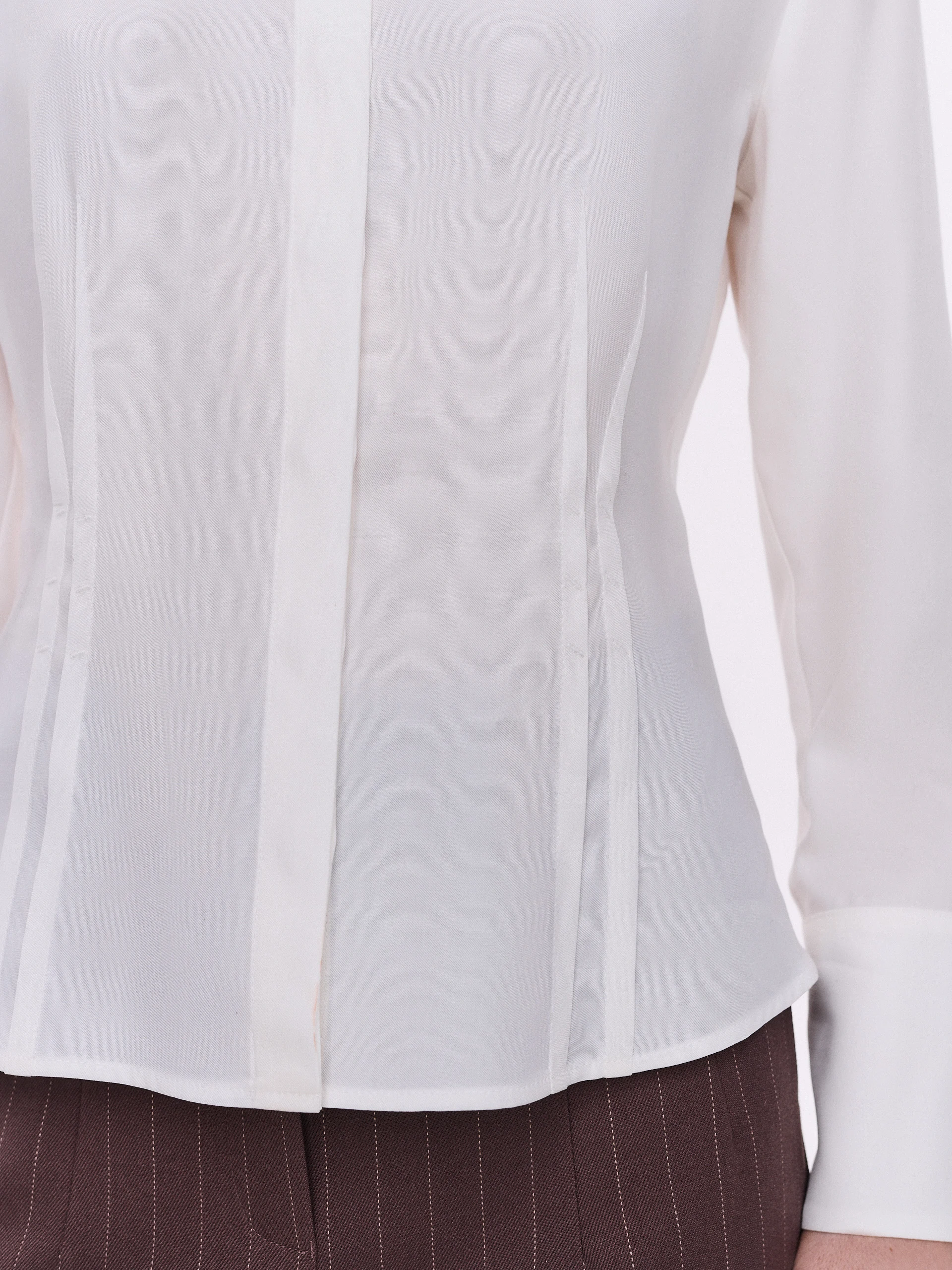 Classic white shirt with jeweled button