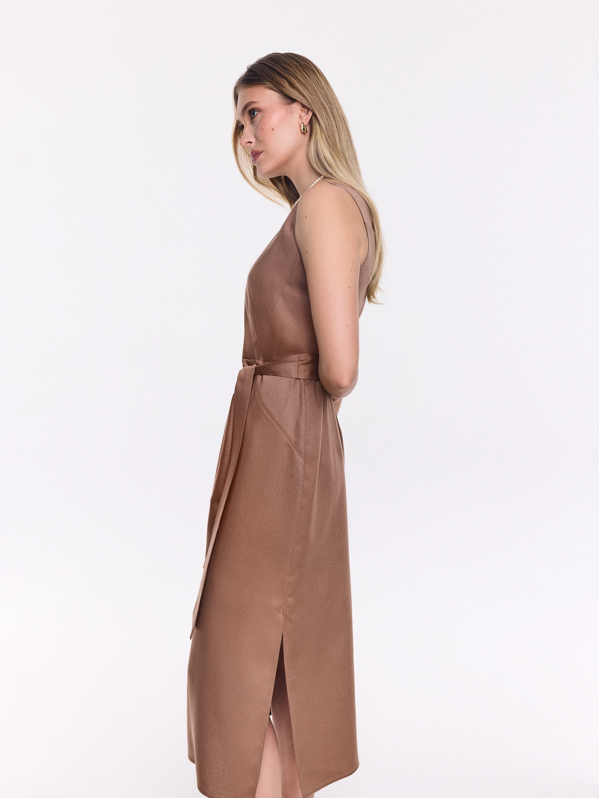 Brown midi dress made of lyocell and linen