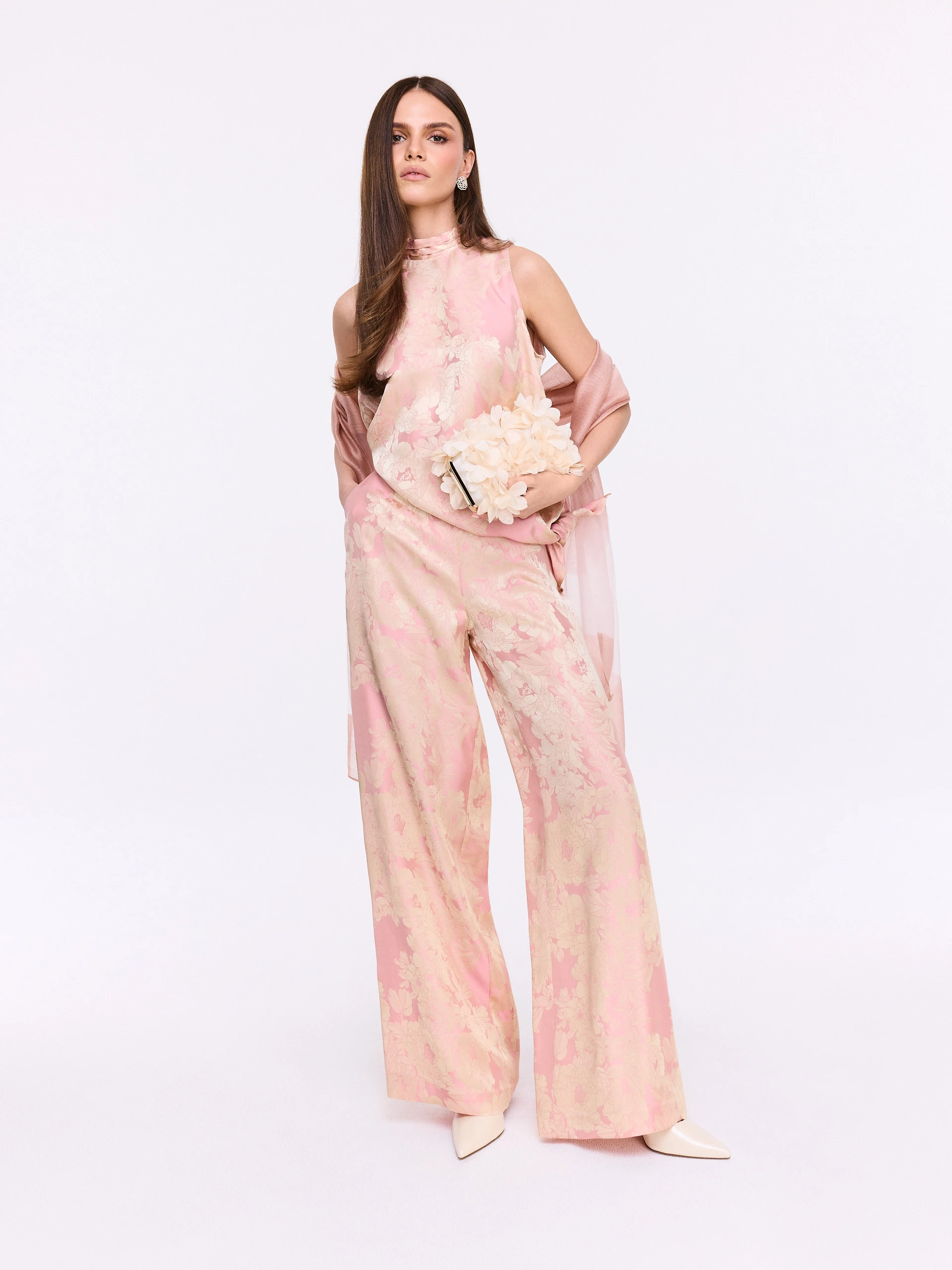 Elegant satin pants with floral print