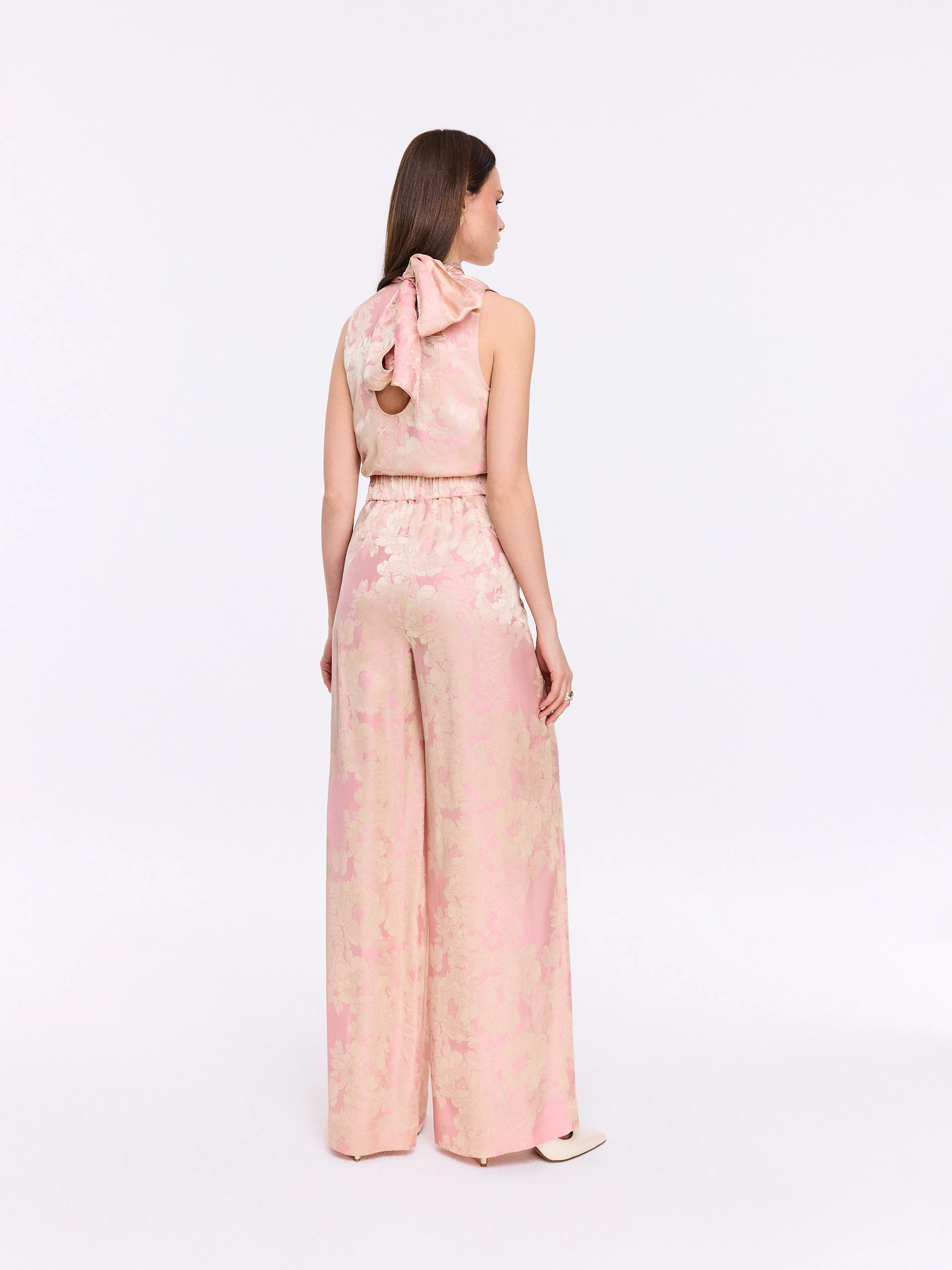 Elegant satin pants with floral print