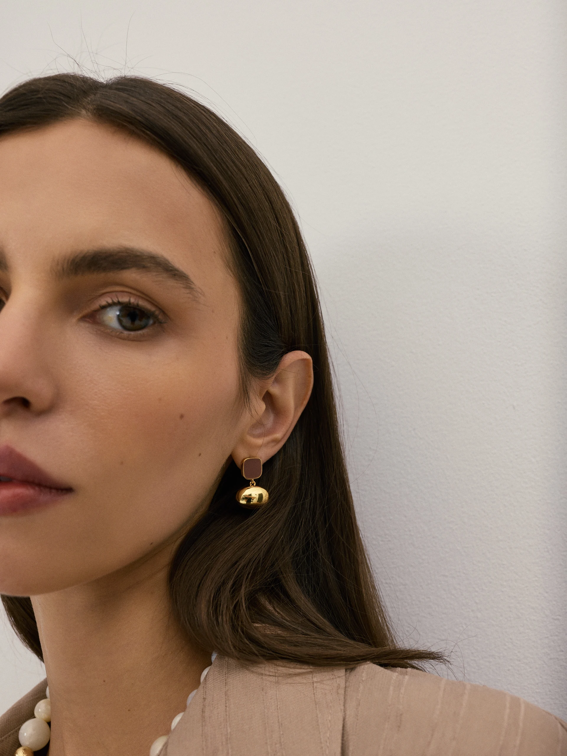 Elegant earrings with square links