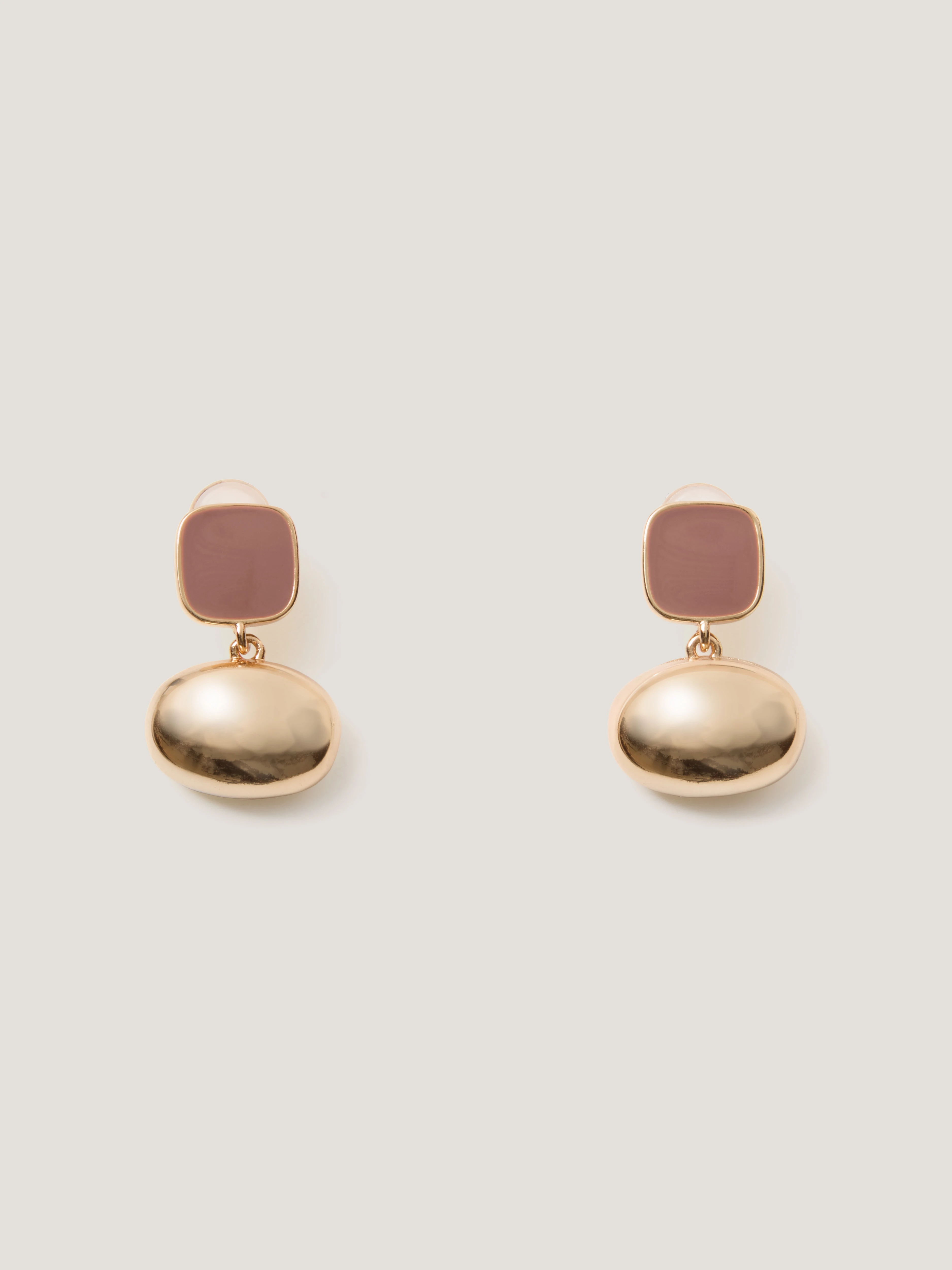 Elegant earrings with square links