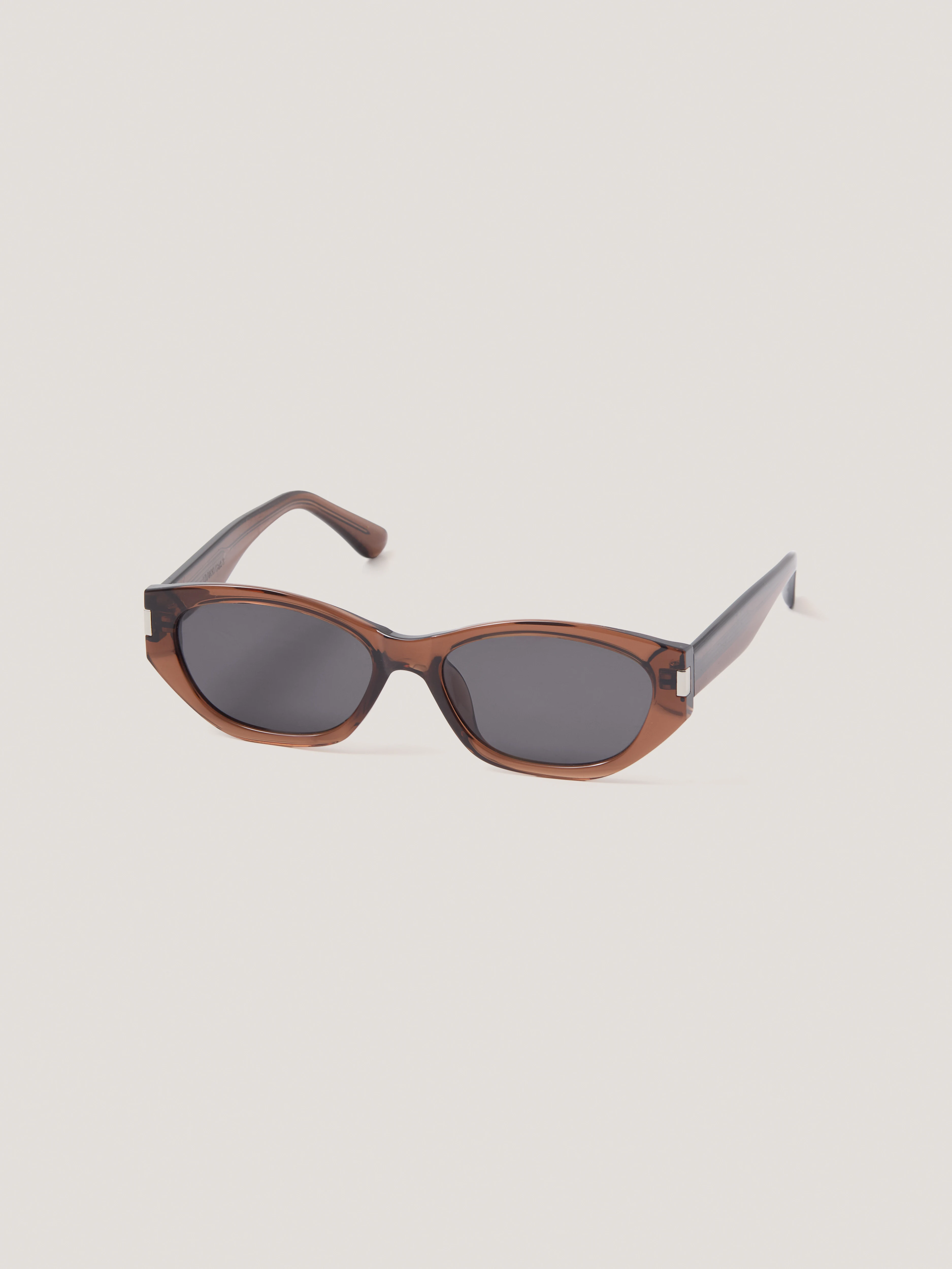 Brown oval-shaped sunglasses
