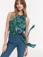 Zielona bluzka z dekoltem typu halter