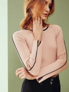SWETER Z KONTRASTOWYMI LAMÓWKAMI