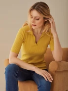FITTED KNIT RIBBED SWEATER