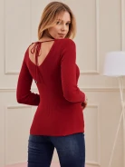 CZERWONY SWETER Z DEKOLTEM NA PLECACH