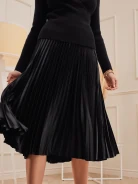 ENVELOPE BLACK SWEATER