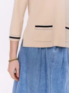 Lekki beżowy sweter z ozdobnymi lamówkami