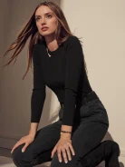 BLACK FITTED SWEATER
