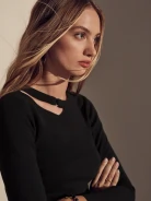 BLACK FITTED SWEATER