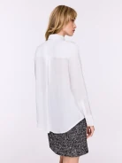 Elegancka biała bluzka z kokardą pod szyją
