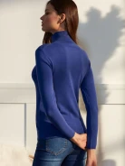 FITTED TURTLENECK