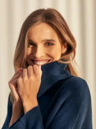 OVERSIZOWY SWETER Z GOLFEM