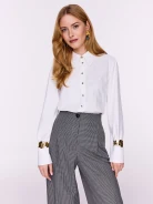 Elegant white shirt with embroidered pattern