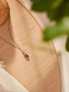 NECKLACE WITH SHELL