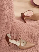 LEATHER PUMPS IN SHADES OF BEIGE AND BROWN