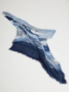 Scarf in shades of blue