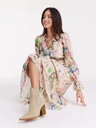 Beige leather heeled cowboy boots