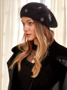 CZARNY BERET W GWIAZDKI