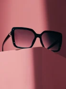 LARGE BLACK SUNGLASSES